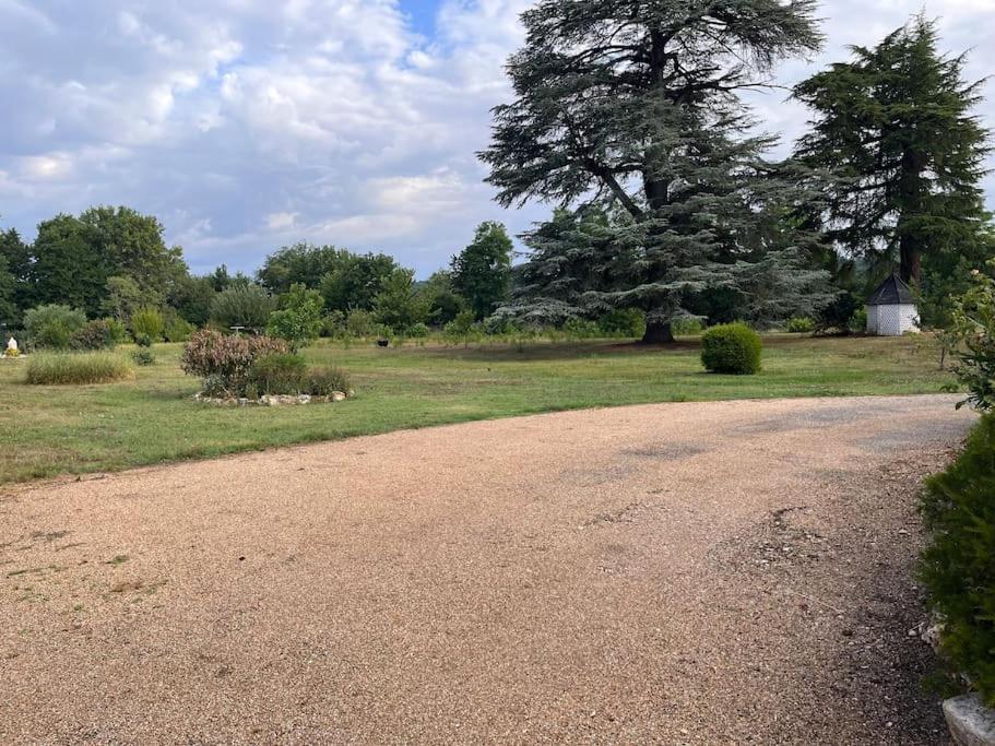 Domaine Clos Et Arboré De 3 Ha Avec Deux Maisons